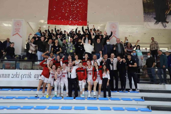 Turgutlu Belediyesi Kadın Basketbol Takımı Sezonu Tamamladı