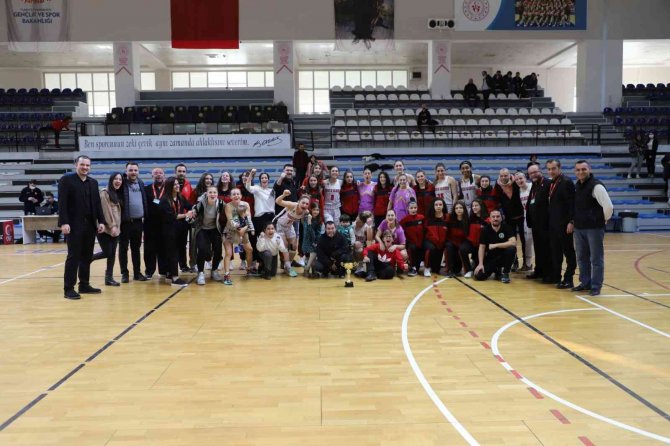 Turgutlu Belediyesi Kadın Basketbol Takımı Sezonu Tamamladı