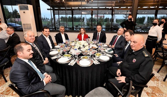 Uşak’ı Yönetenler İftar Sofrasında Buluştu