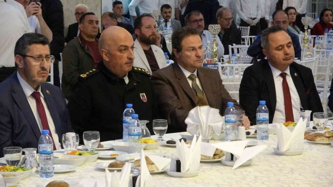 Bakan Çavuşoğlu: “Bugün Terörün Her Türlüsüyle Mücadele Eden Bir Ülkeyiz”
