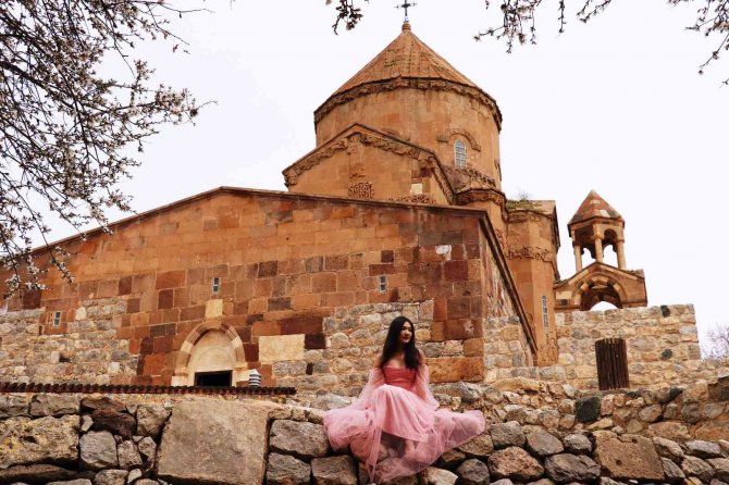 Akdamar Adası Çiçek Açtı