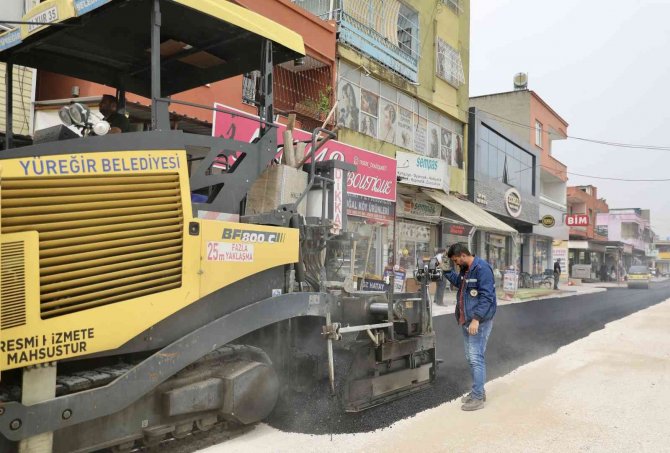Yüreğir’de 3 Yılda 261 Bin Ton Sıcak Asfalt Döküldü