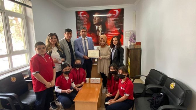 Kızılay’dan Atatürk Ortaokuluna Teşekkür Belgesi