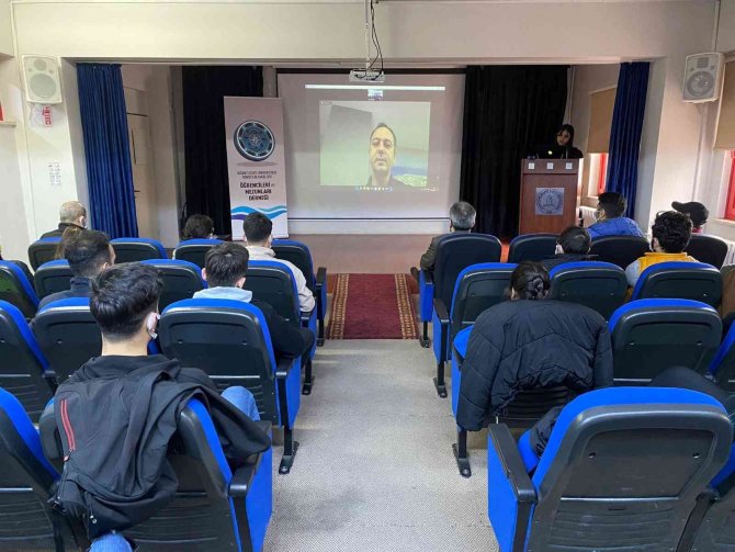 Denizcilik Fakültesi’nde Tersanecilik Ve Gemi İnşa Sektörü Anlatıldı