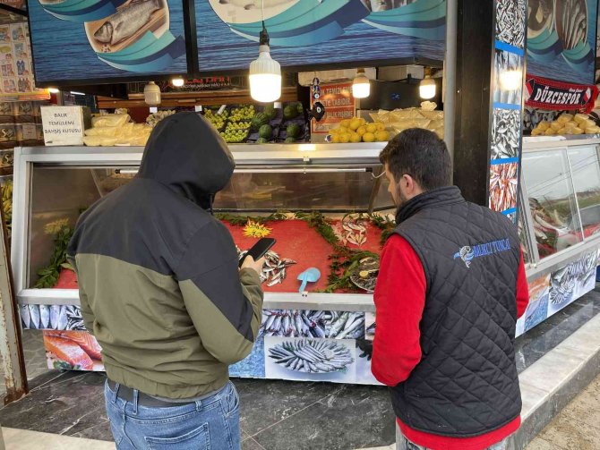 Avlanma Yasağı Başladı, Tezgahları Olta Balıkları Süslüyor