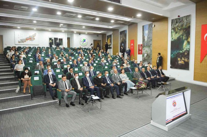 Vali Elban: "378 Projeden 39’u Tamamlandı"