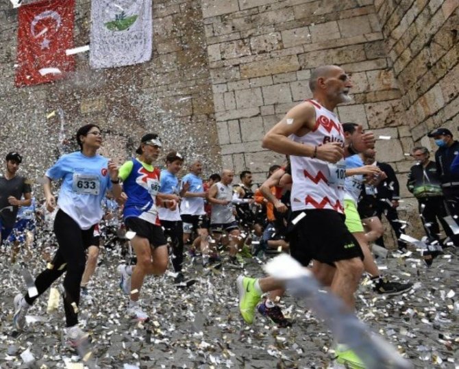 62’lik Atlet Yarı Maratona Damga Vurdu
