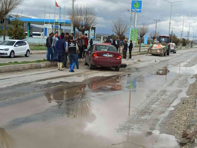 Kazada Hurdaya Dönen Otomobilde Kimsenin Burnu Bile Kanamadı