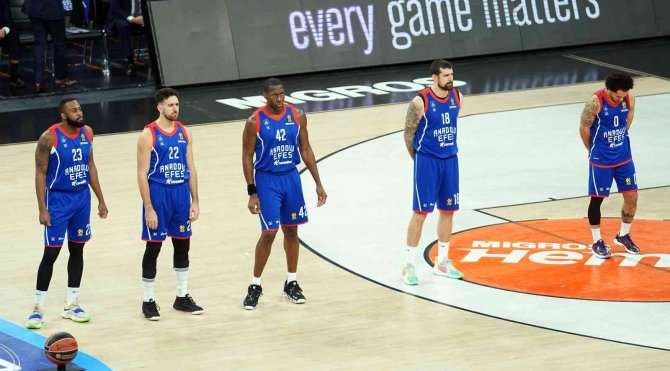 Anadolu Efes, Milano Deplasmanında