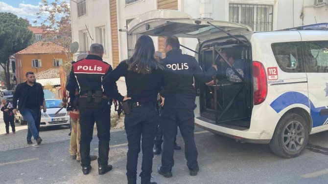 Eşinin Ölüm Haberini Alan Adam Sağlıkçılara Zor Anlar Yaşattı