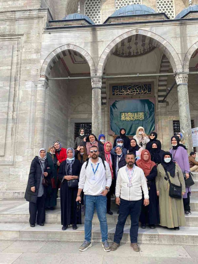 Tarihi Camilere Manevi Yolculuk