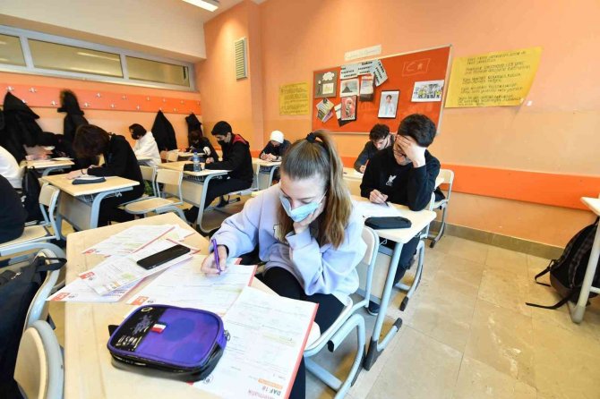 Bahçelievler’de Tyt Deneme Sınavı Heyecanı