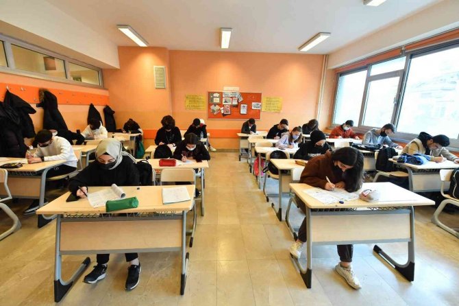 Bahçelievler’de Tyt Deneme Sınavı Heyecanı