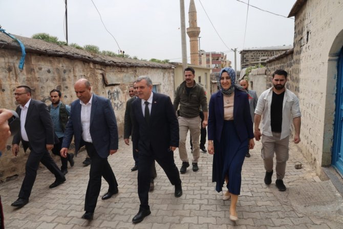 İ̇ftar Öncesi Kapı Kapı Dolaştı