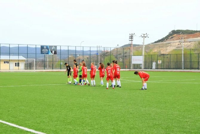 Bilecikspor Kadın Futbol Takımı Rakibine Gol Oldu Yağdı