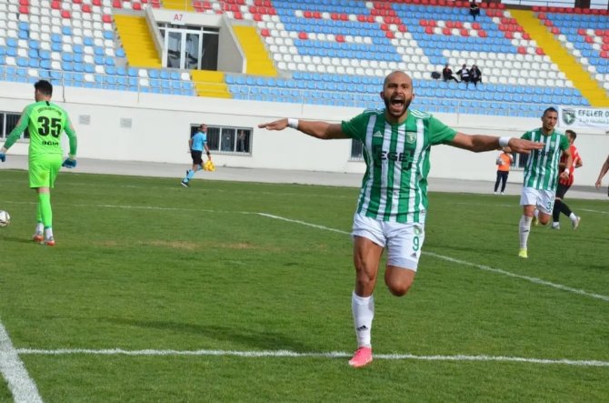 Efeler 09 Sfk Finale Yükseldi