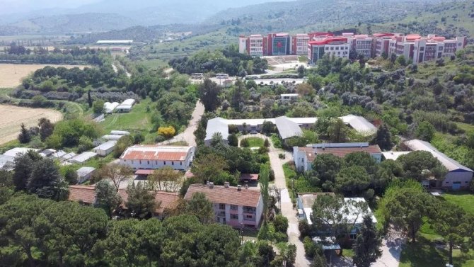 Burada Öğrenciler Hem Öğreniyor, Hem Deneyim Kazanıyor