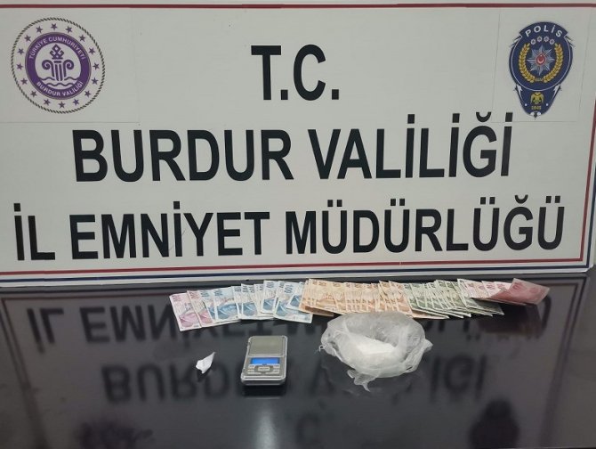 Uyuşturucu Madde Kullandığı Tespit Edilen 3 Kişi Tutuklandı
