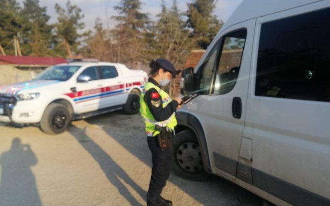 Kuralları İhlal Ettiği Tespit Edilen 9 Sürücüye Toplamda 10 Bin 773 Tl Para Cezası