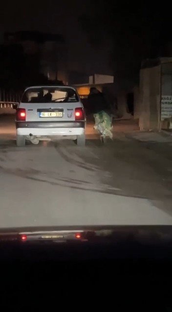 Bursa’da Bisiklet Sürücüsünün Tehlikeli Yolculuğu Kameralarda