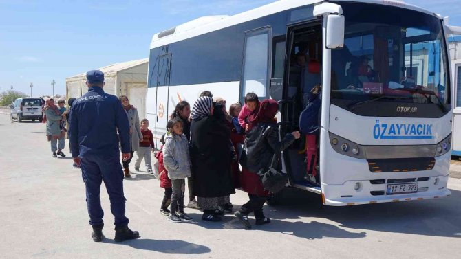 Çanakkale’de 57 Düzensiz Göçmen Kurtarıldı