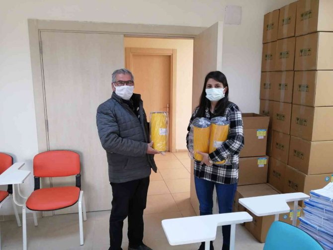 Çamelili Çiftçilere Zararlılara Karşı Tuzak Desteği