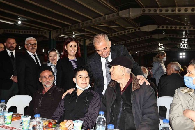 İ̇ftar Bereketi İ̇lbade Mahallesi’nde Yaşandı