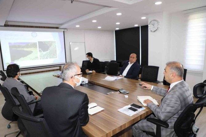 Dicle İlçesine İnşa Edilecek İçme Suyu İsale Hattı Masaya Yatırıldı