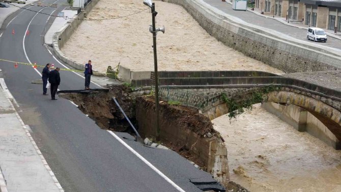 20 Ay Önce Sel Afeti Yaşayan Dereli’de Su Seviyesi Yükselen Dere Paniğe Neden Oldu