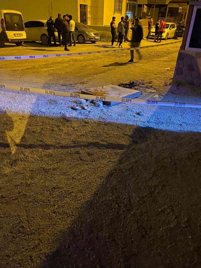 Hatay’da Üniversite Öğrencileri Arasında Bıçaklı Kavga: 3 Yaralı