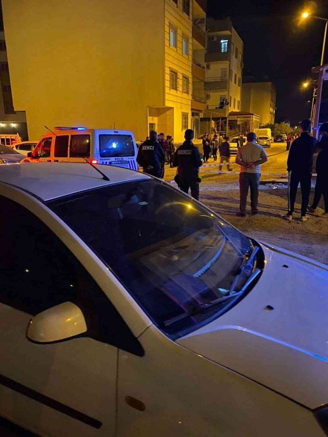 Hatay’da Üniversite Öğrencileri Arasında Bıçaklı Kavga: 3 Yaralı