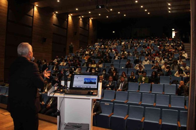 Prof. Dr. Mahmut Akşit: "Milli Motorların Geliştirilmesi İçin Genç, Donanımlı İnsan Kaynağı Yetiştirmek İstiyoruz"