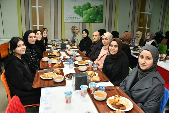 Vali Dağlı: “Öğrencilerimiz Kendilerini İyi Geliştirmeli”