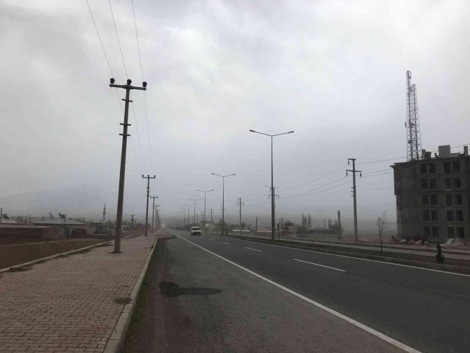 Iğdır’da Rüzgar Etkili Oldu
