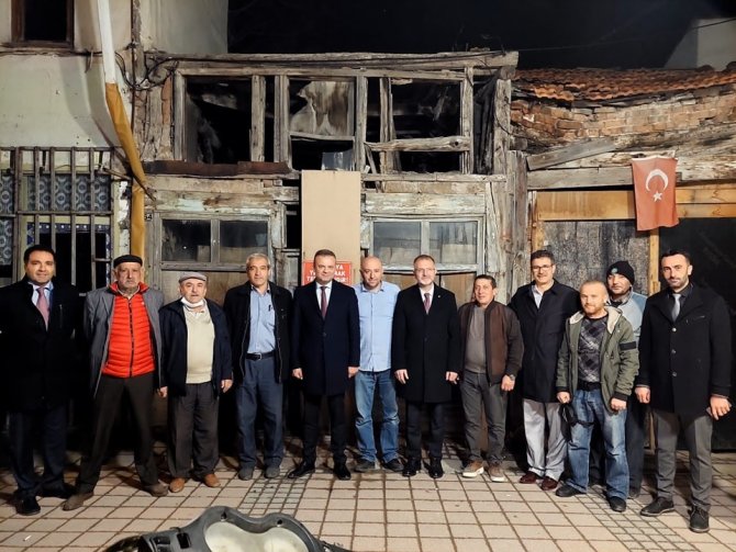 Başkan Ceyhun Ve Mkyk Üyesi Şar, Gençlerle Sahurda Buluştu