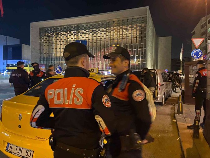 İ̇stanbul’da Helikopter Destekli ’Yeditepe Huzur’ Uygulaması