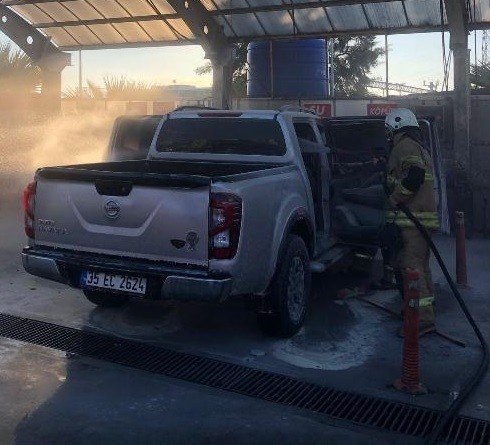 İ̇zmir’de Araç Yıkama Sırasında Çıkan Yangında Bir Çocuk Yaralandı