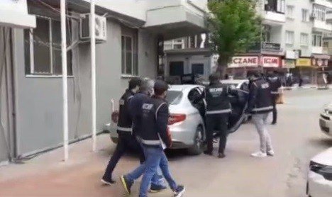 Sahte Parayla Telefon Almak İsterken Suçüstü Yakalandılar