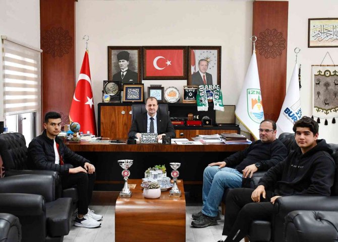 İ̇zmok Süper Enduro Şampiyonası’ndan Kupalarla Döndü