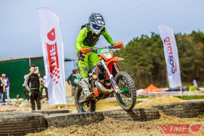 İ̇zmok Süper Enduro Şampiyonası’ndan Kupalarla Döndü