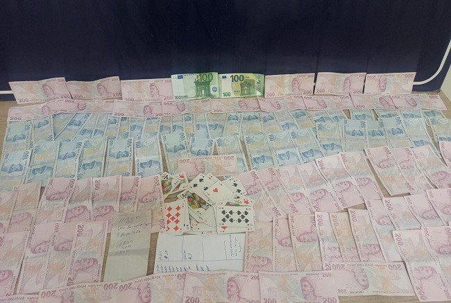 Kumar Oynayan 4 Kişiye 7 Bin 276 Lira Ceza