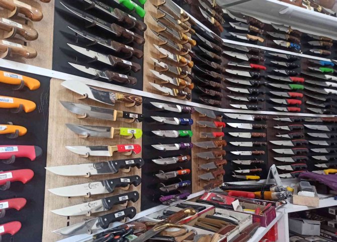 Üç Kuşaktır Geçimlerini Bıçakçılıkla Sağlıyorlar