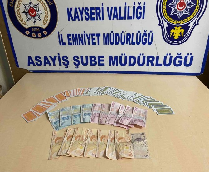 Kayseri’de Kumar Oynayan 23 Kişiye 41 Bin 837 Tl Para Cezası