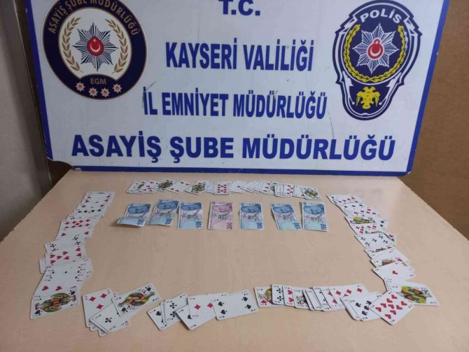 Kayseri’de Kumar Oynayan 23 Kişiye 41 Bin 837 Tl Para Cezası