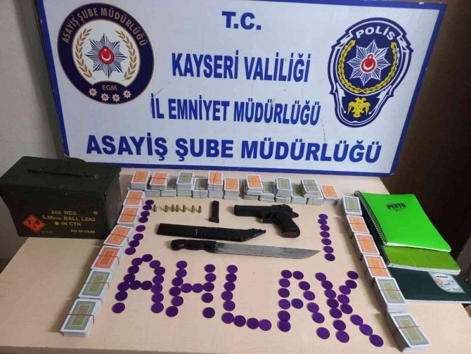 Kayseri’de Kumar Oynayan 23 Kişiye 41 Bin 837 Tl Para Cezası