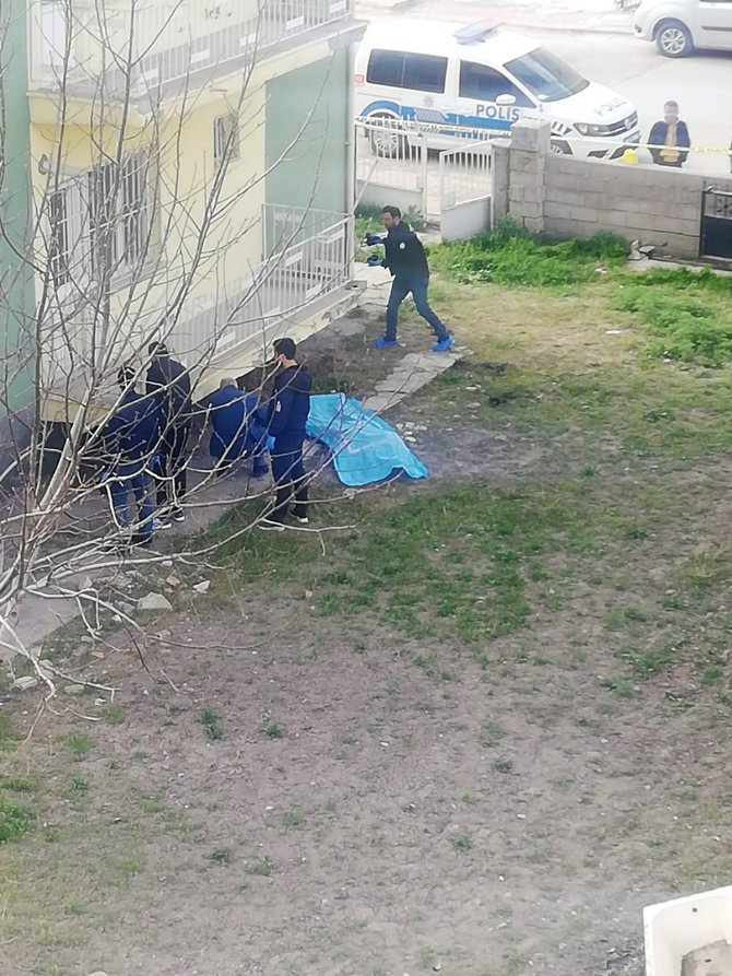 Kırşehir’de Bir Genç Evin Bahçesinde Ölü Bulundu
