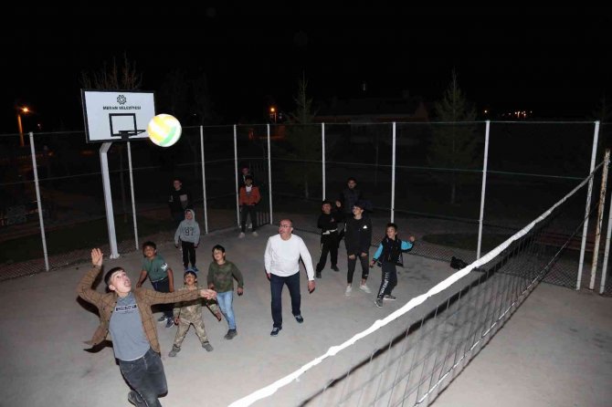 Başkan Kavuş Çarıklar Mahallesinde Hemşehrileriyle Buluştu