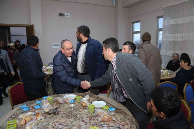 Başkan Kavuş Çarıklar Mahallesinde Hemşehrileriyle Buluştu