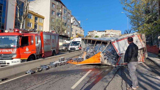 Yokuştan Çıkamayan Kamyonetin Devrilme Anı Kamerada