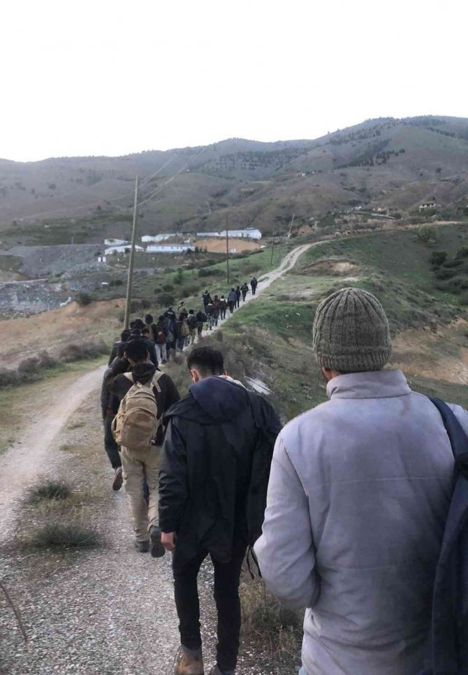 Malatya’da 32 Kaçak Göçmen Yakalandı